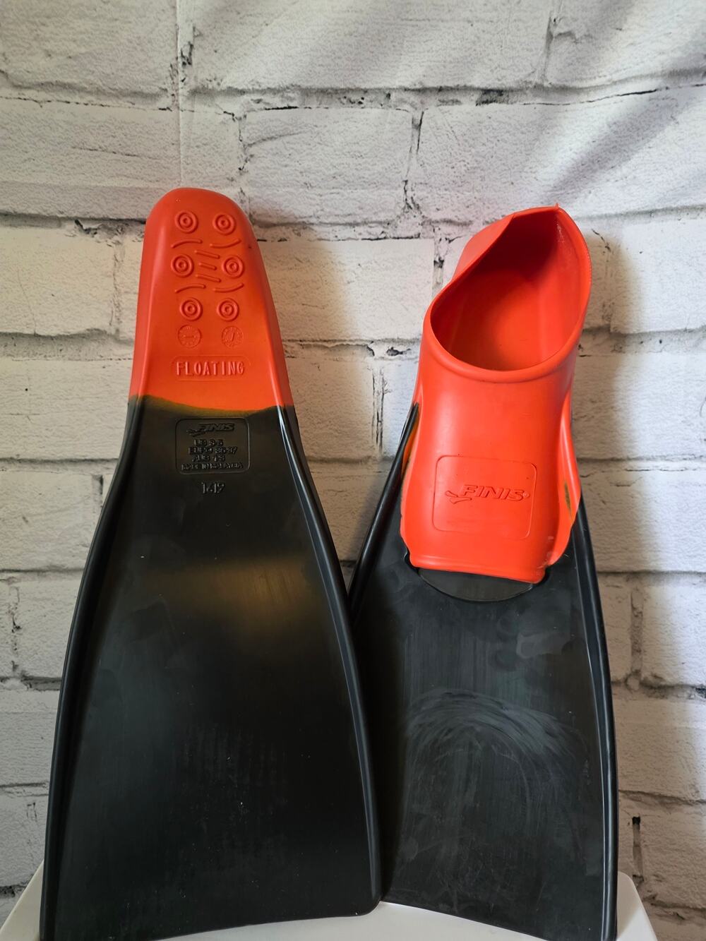 Finis Long Floating Fins Size US 3-5
